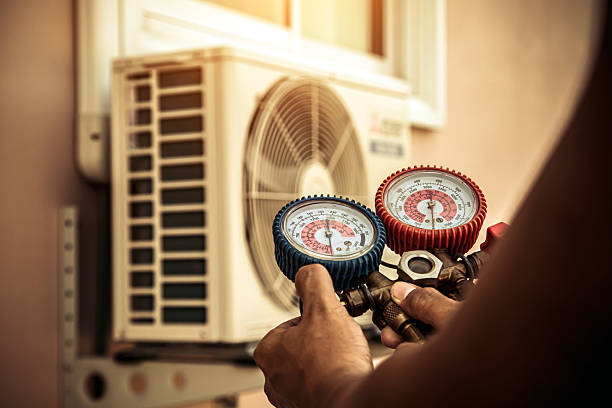Professional Ac Installation technician working in Hallsboro, NC